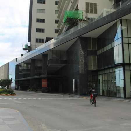 A2J Luxury Bgc Balcony Suite Near Sm Aura Taguig Manila Exterior foto