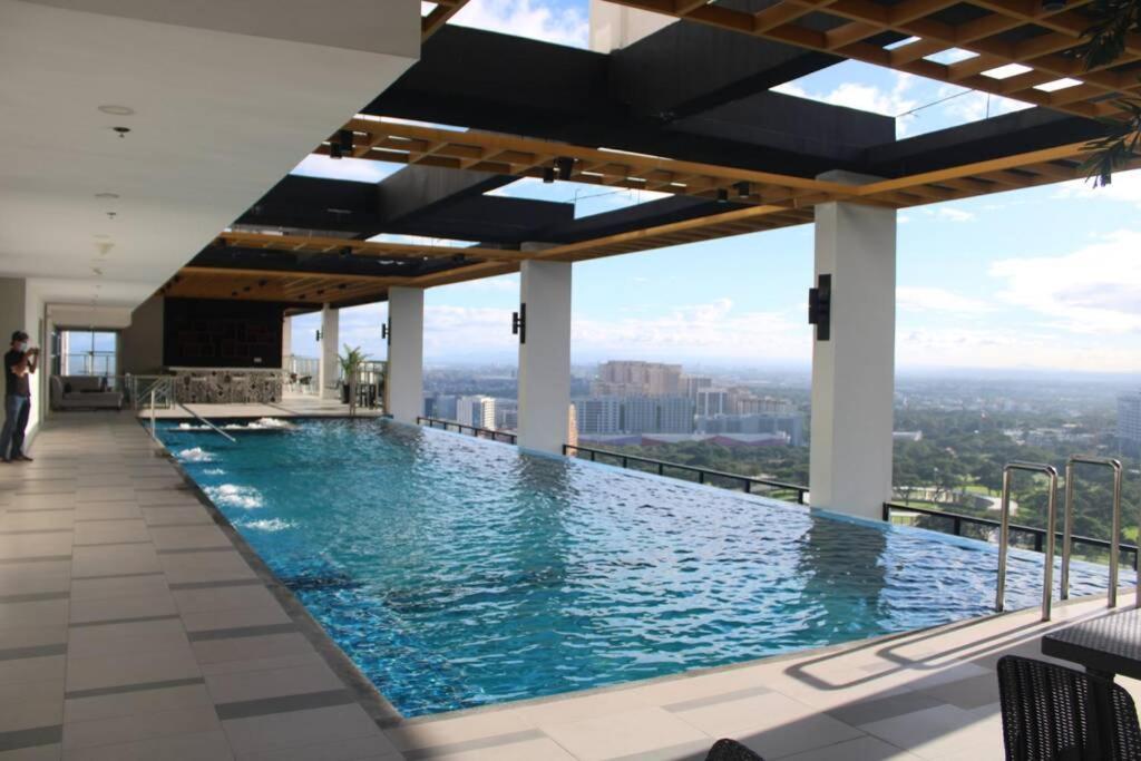 A2J Luxury Bgc Balcony Suite Near Sm Aura Taguig Manila Exterior foto